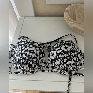 Padded black and white bikini top size 34A/32B